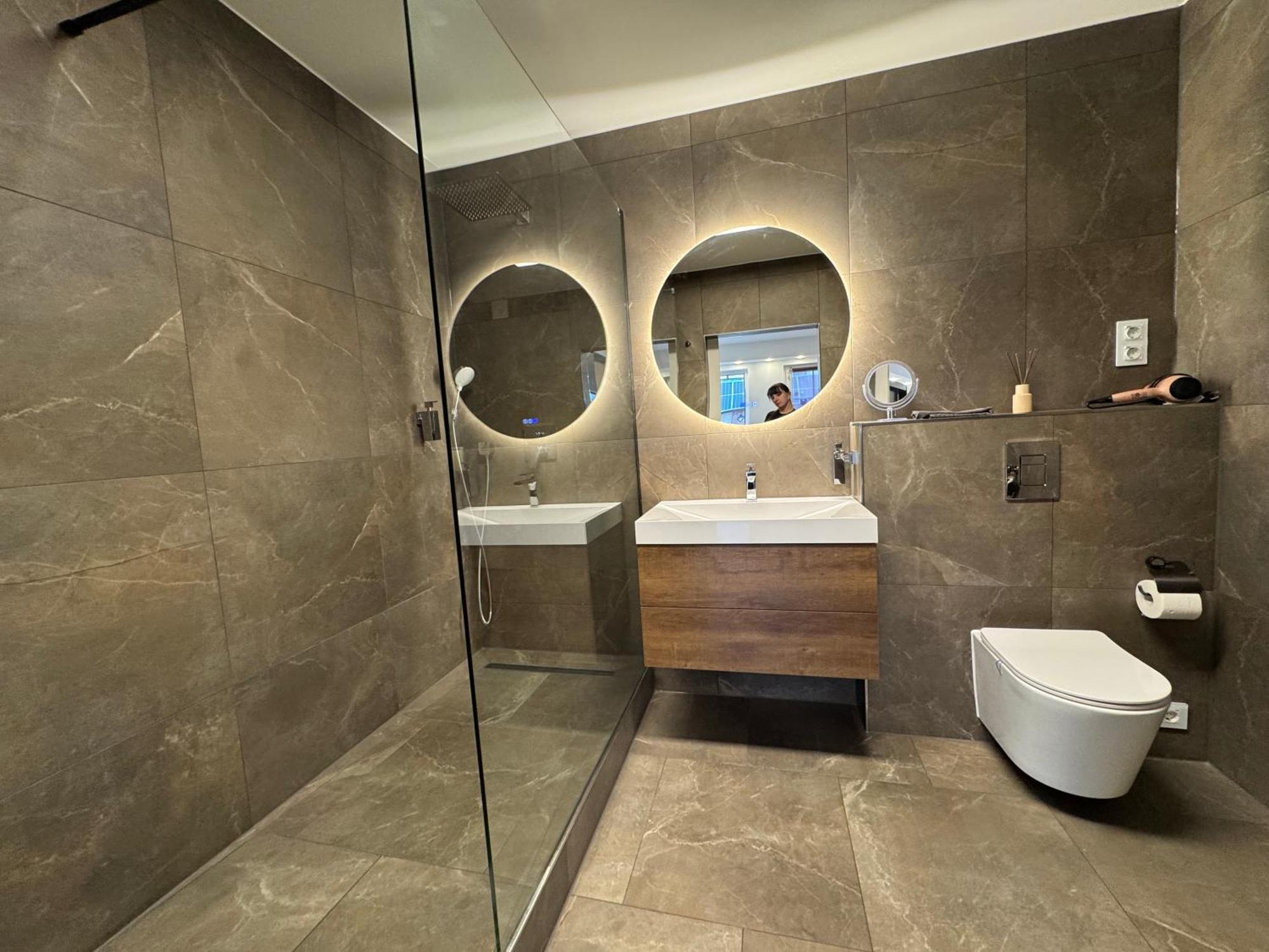Dom wakacyjny Modern House Gehrden 2, Bis 4 Person, Contactless Check-in, Free Parking, Vollsaniert Und Renoviert Dezember 2024 *